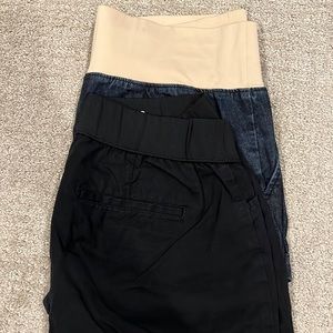 Lot of 2 maternity shorts